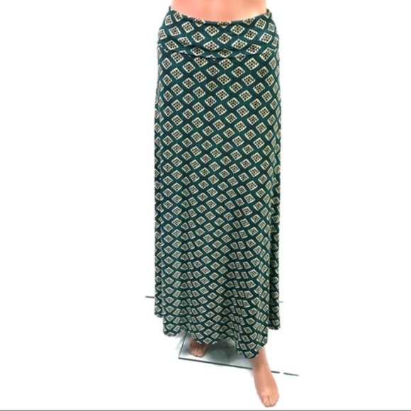 LuLaRoe Dresses & Skirts - Lularoe Women’s Green/Black Printed Maxi Dress Size L